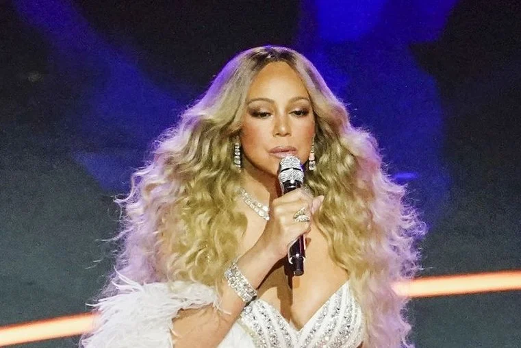 День рождения 27 марта: Мэрайя Кэри и Холли Бэйли отмечают юбилеи