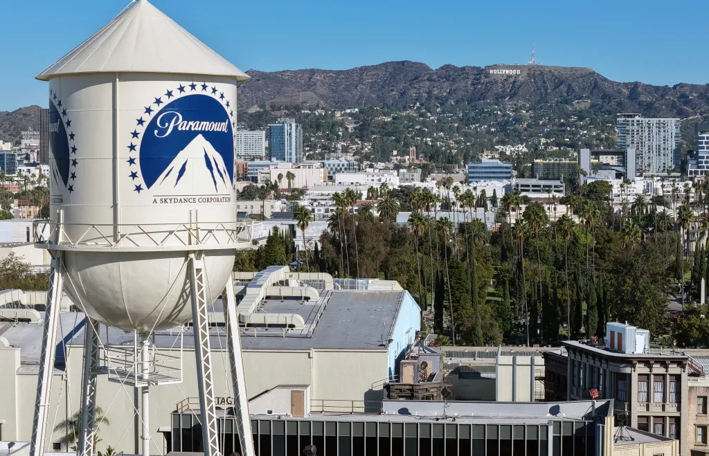 Джон Оливер раскритиковал Paramount в контексте ситуации в Венгрии