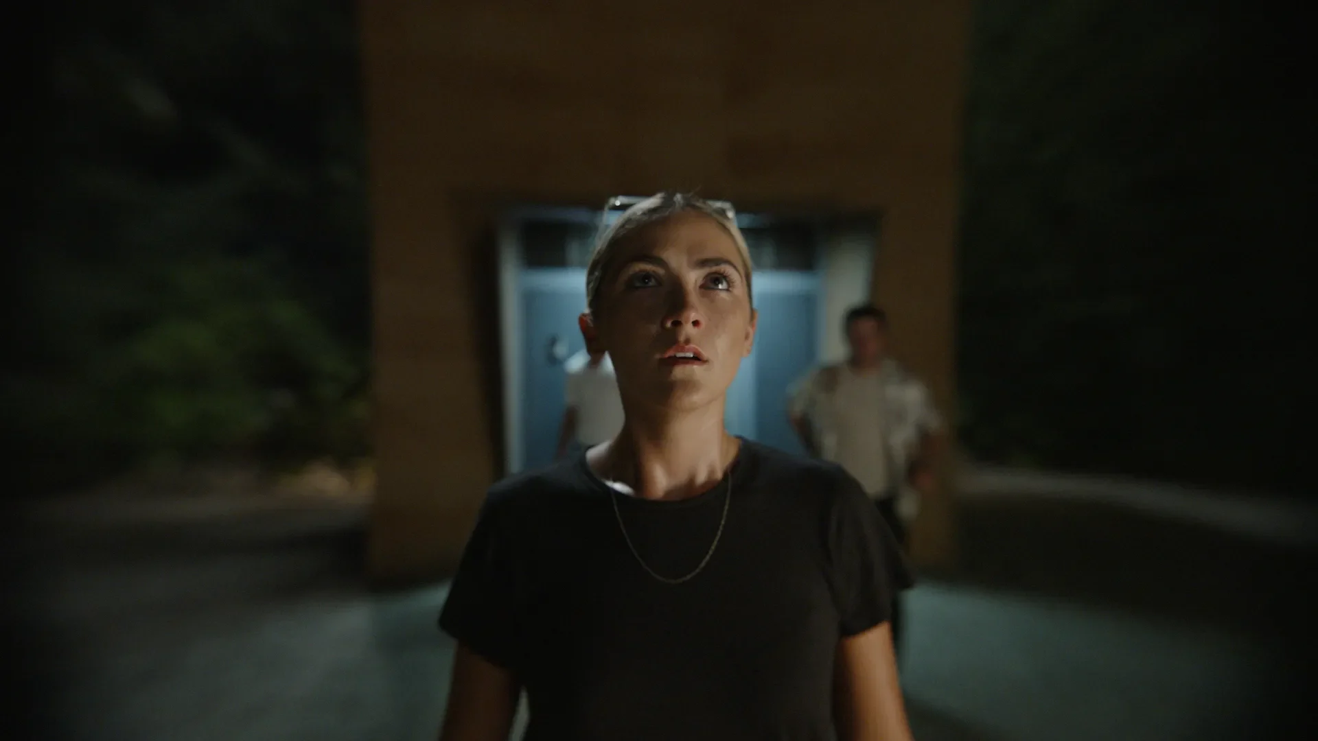 «Сигнал один»: новая научная фантастика с Хатчерсоном и Фурман выходит в Северной Америке