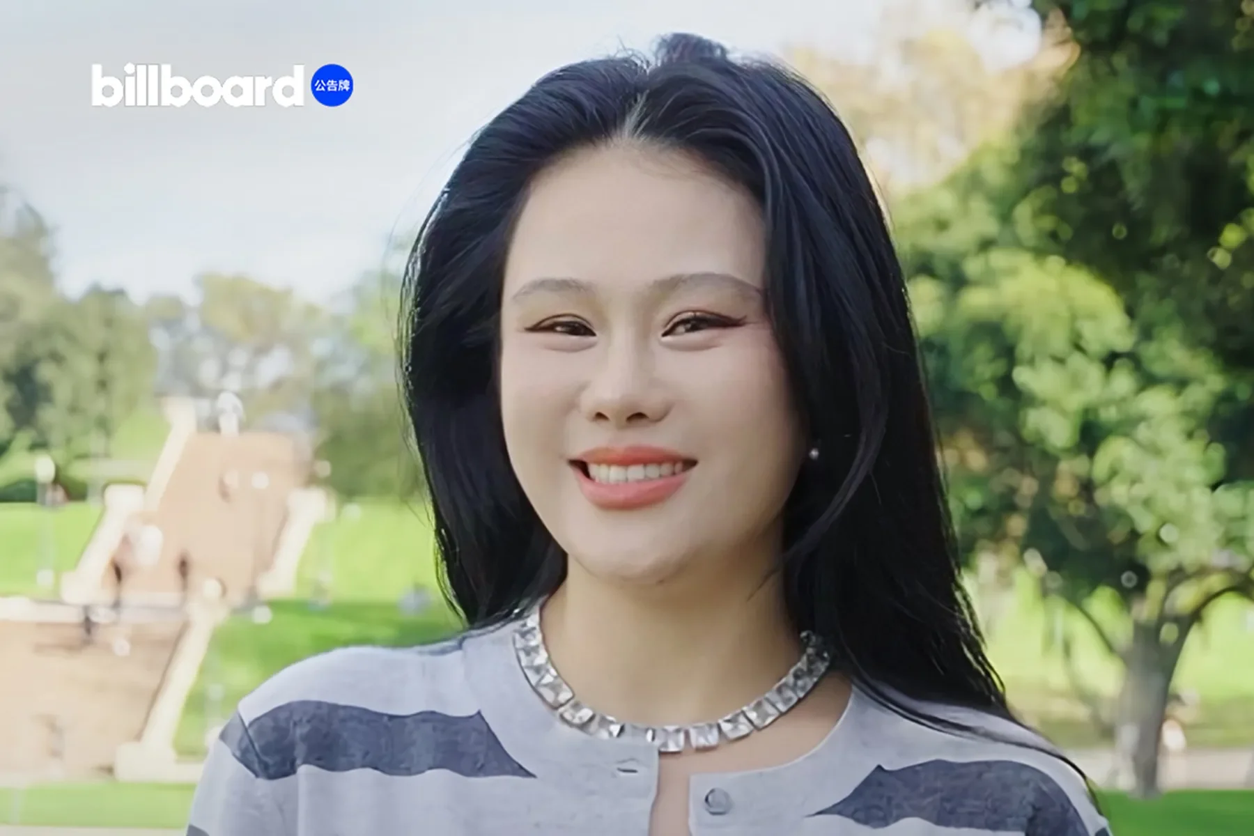 Тиа Рэй устроила сюрприз в UCLA и рассказала о дебютном англоязычном альбоме