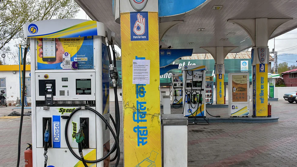 Индия смягчает правила распределения керосина на фоне энергетического кризиса