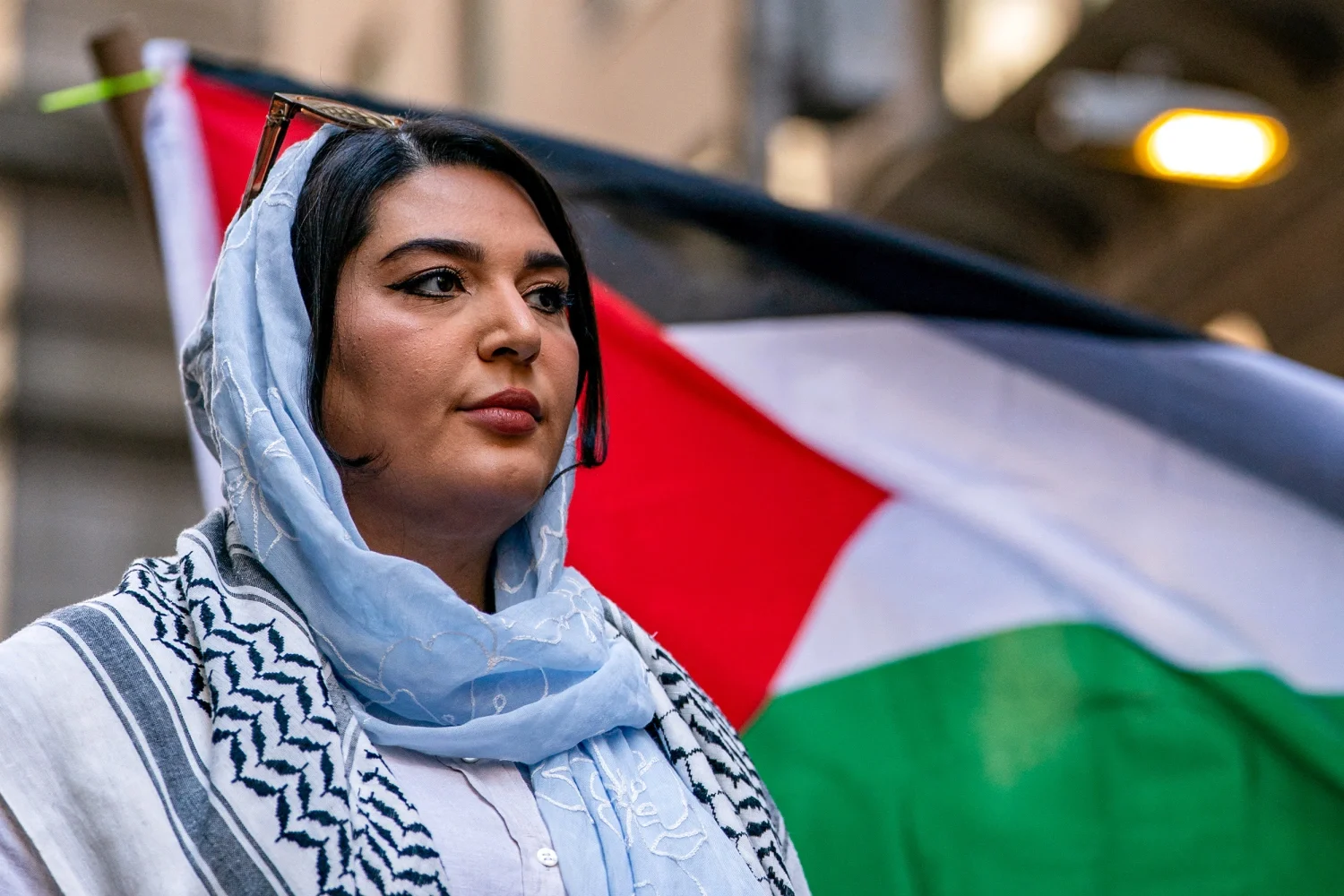 Палестинская активистка подала иск о запугивании за несколько недель до попытки поджога