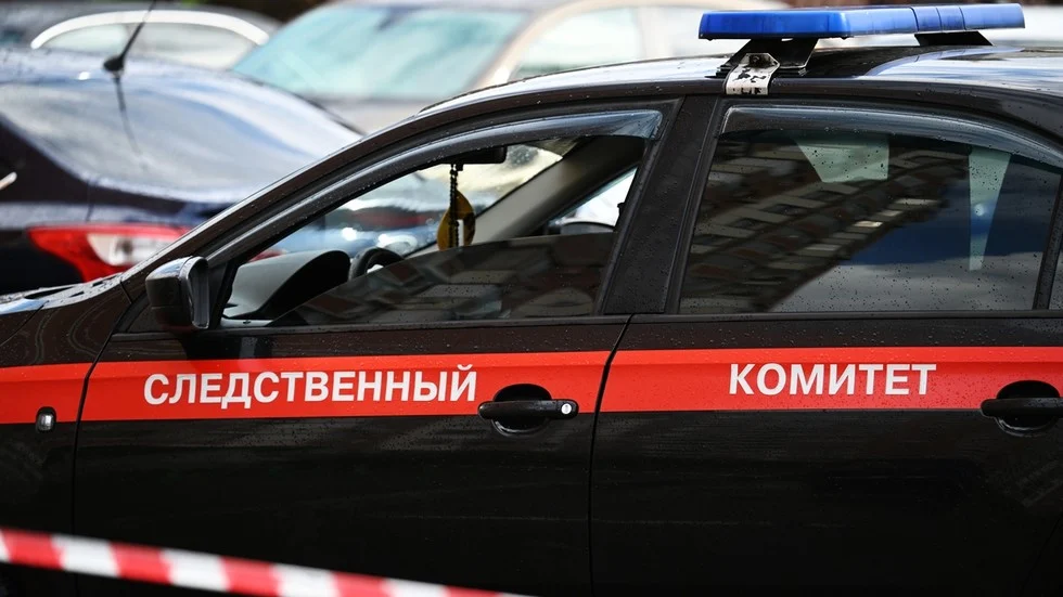 В Челябинске подросток выстрелил из сигнального пистолета в одноклассника и выпрыгнул с четвёртого этажа