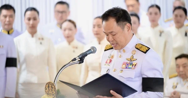 Король Таиланда утвердил Анутина Чарнвиракула на посту премьер-министра