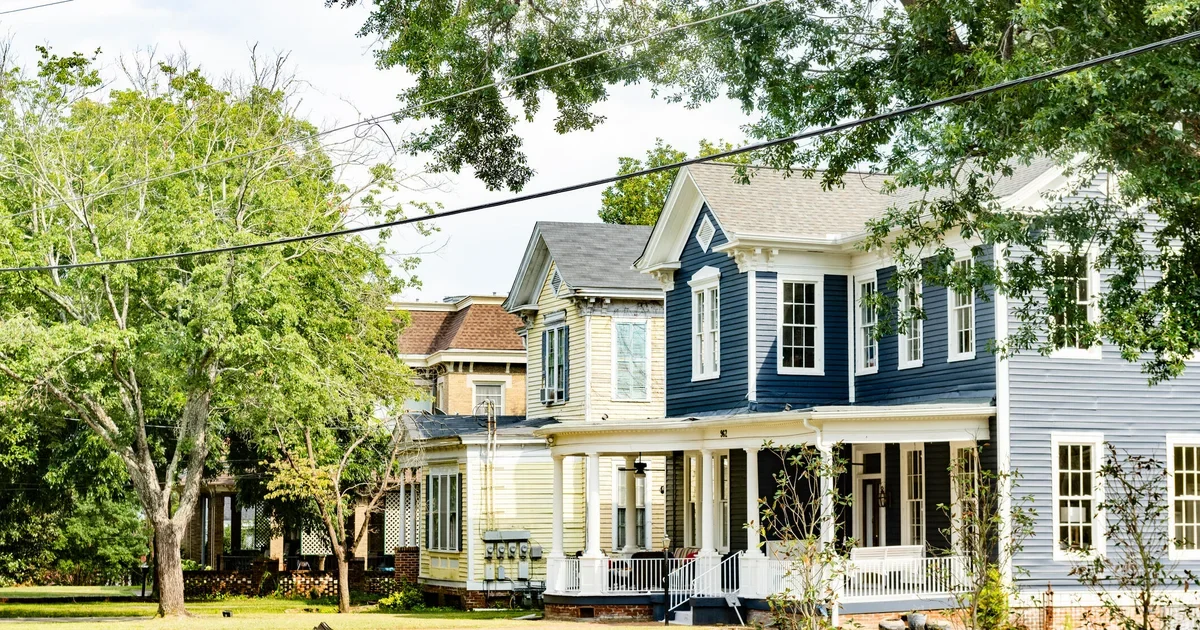 Динамика ипотечных ставок в марте 2026 года: как меняются условия для заёмщиков