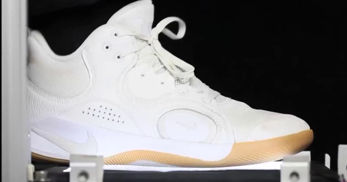 Неожиданная физика скрипа кроссовок на баскетбольной площадке