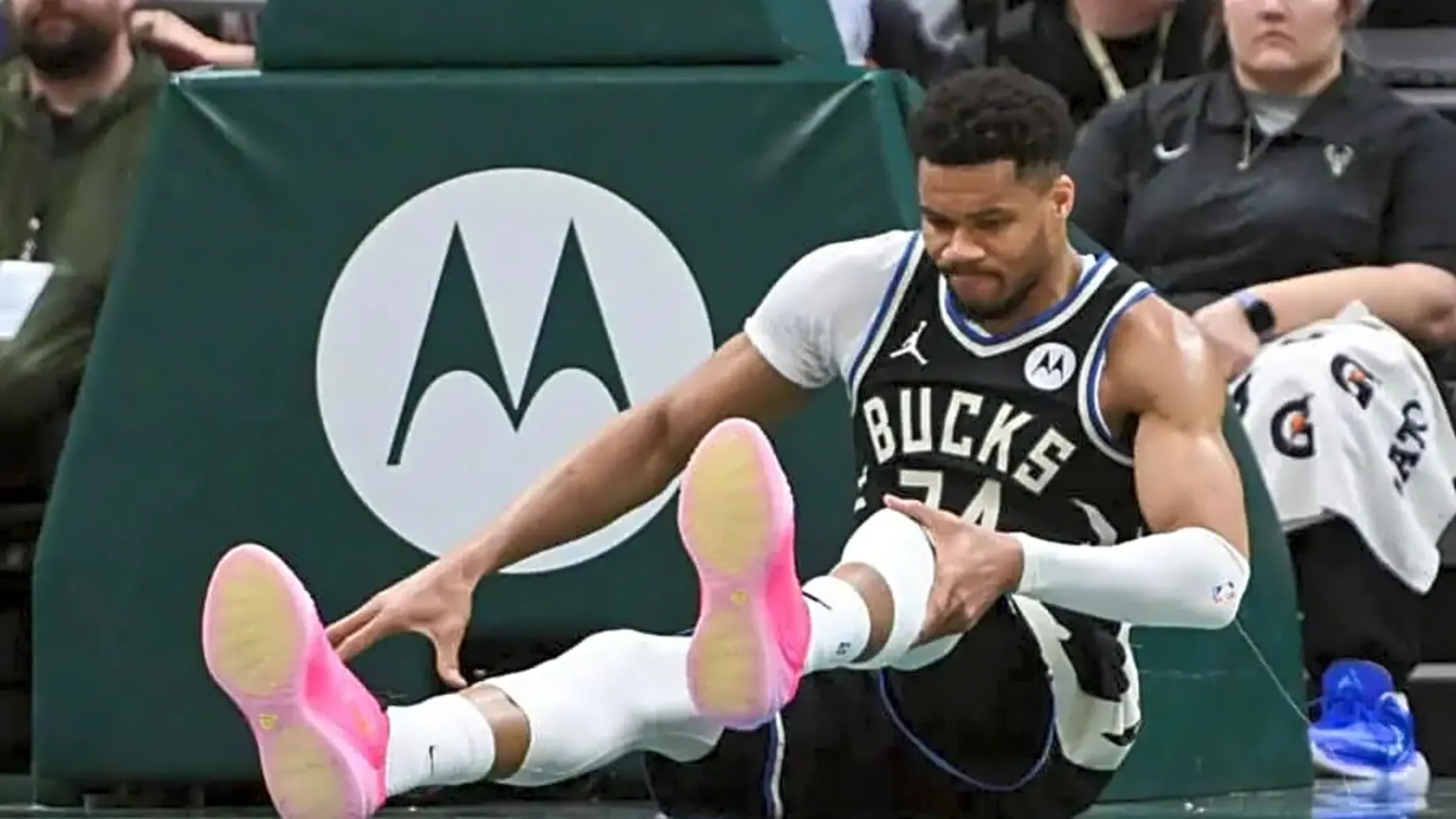 Адам Сильвер прокомментировал ситуацию с травмой Янниса Адетокунбо