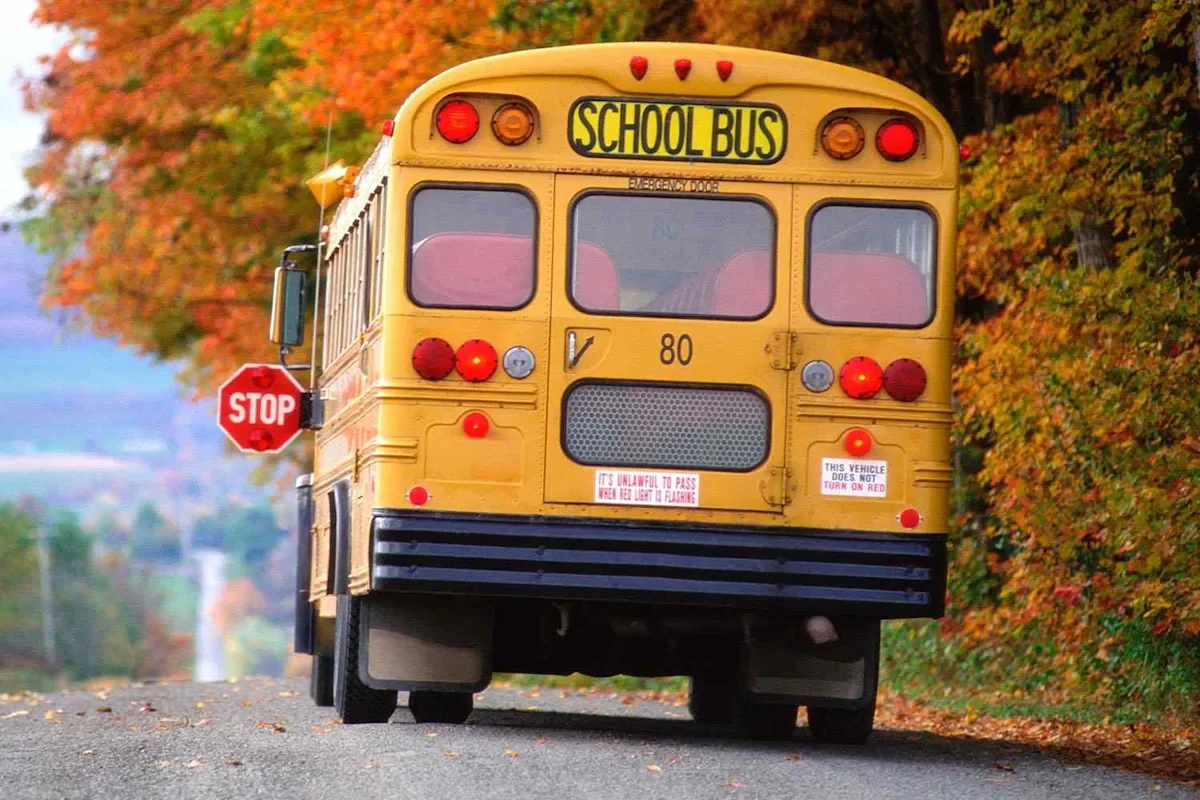 Семья шестиклассницы из Иллинойса получила $52 млн после того, как её сбила машина у школьного автобуса