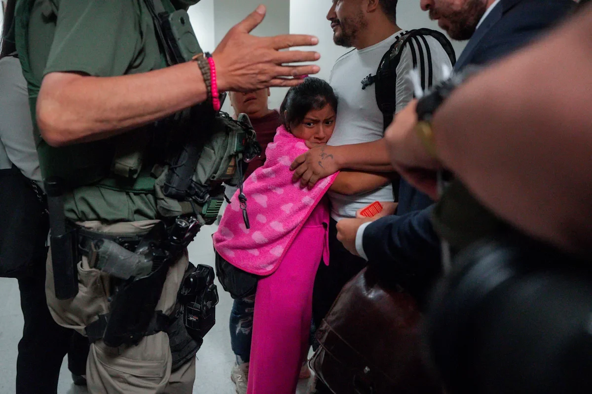 Верховный суд США рассматривает возможность возобновления миграционной политики Трампа