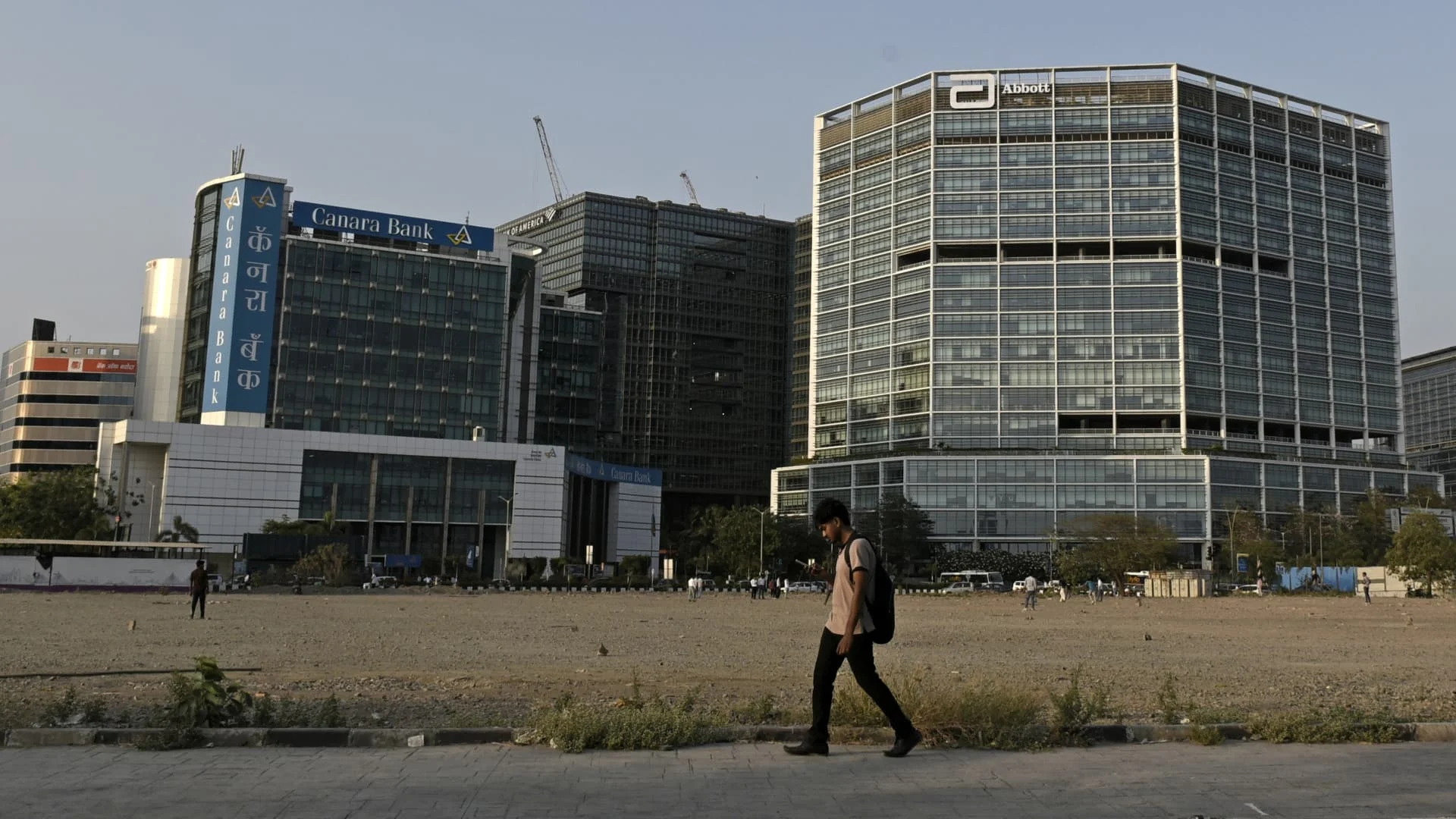 Индийские акции под давлением: последствия конфликта в Иране для рынков