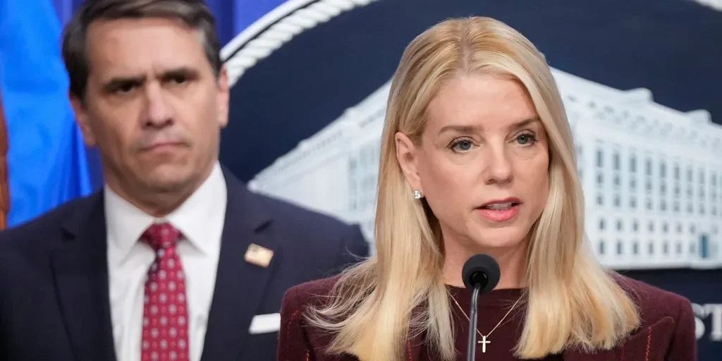 Pam Bondi, обращение президента и цены на энергоносители: главные темы выпуска Kudlow