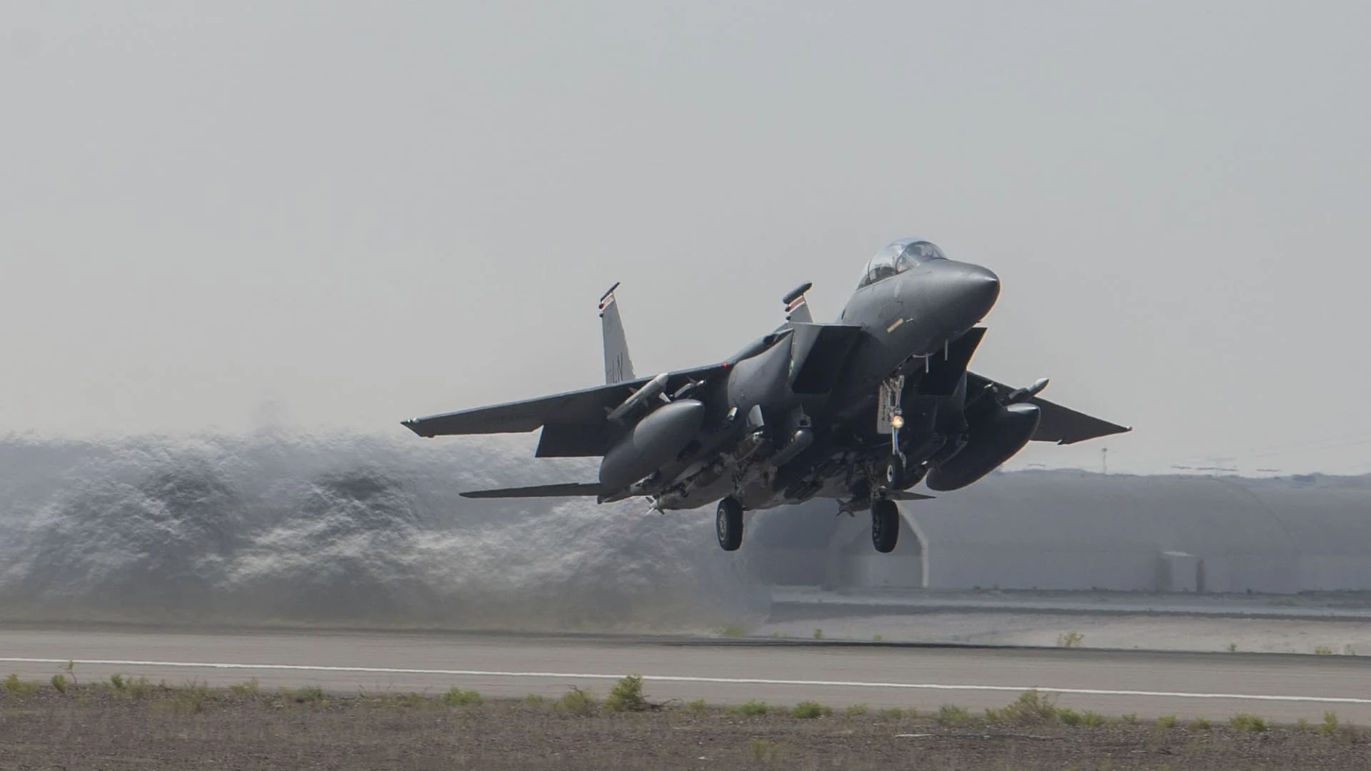 Трамп подтвердил спасение двух военных, пропавших в Иране