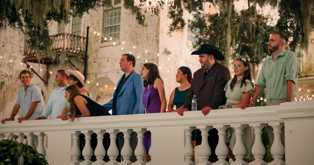 Любовь на спектре: кто из пар Netflix всё ещё вместе, а кто расстался?