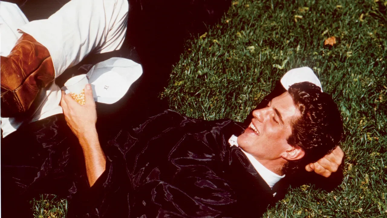 Моя безответная любовь к Джону Кеннеди-младшему: история гравитационного притяжения