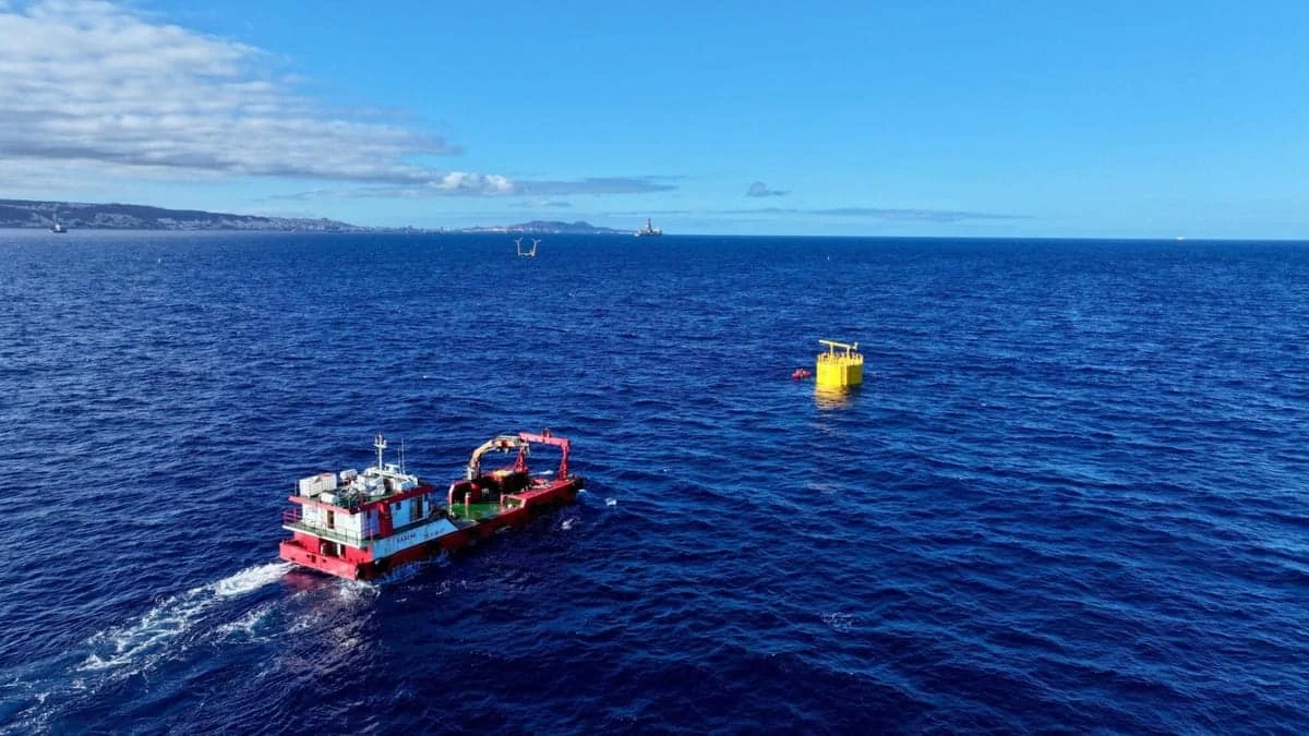 Первая в мире плавучая платформа океанической тепловой энергии установлена у Канарских островов