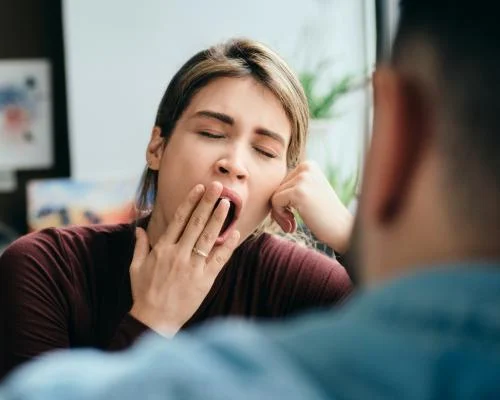 Исследование: почему «скучные» разговоры приносят больше удовольствия, чем мы думаем