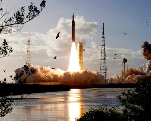 Стоит ли тратить миллиарды на космос: аргументы за и против