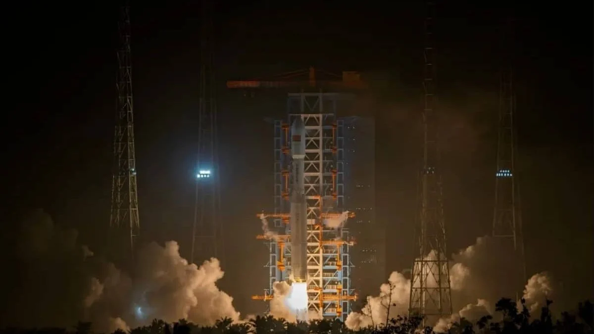 Китай создаёт спутниковые мощности на годы вперёд, но запуски отстают