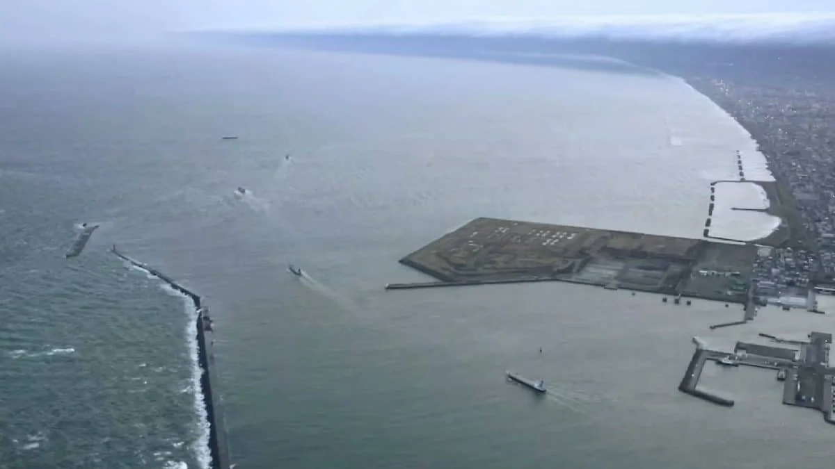 Землетрясение магнитудой 7.7 у побережья Японии: предупреждение о цунами и оценка рисков