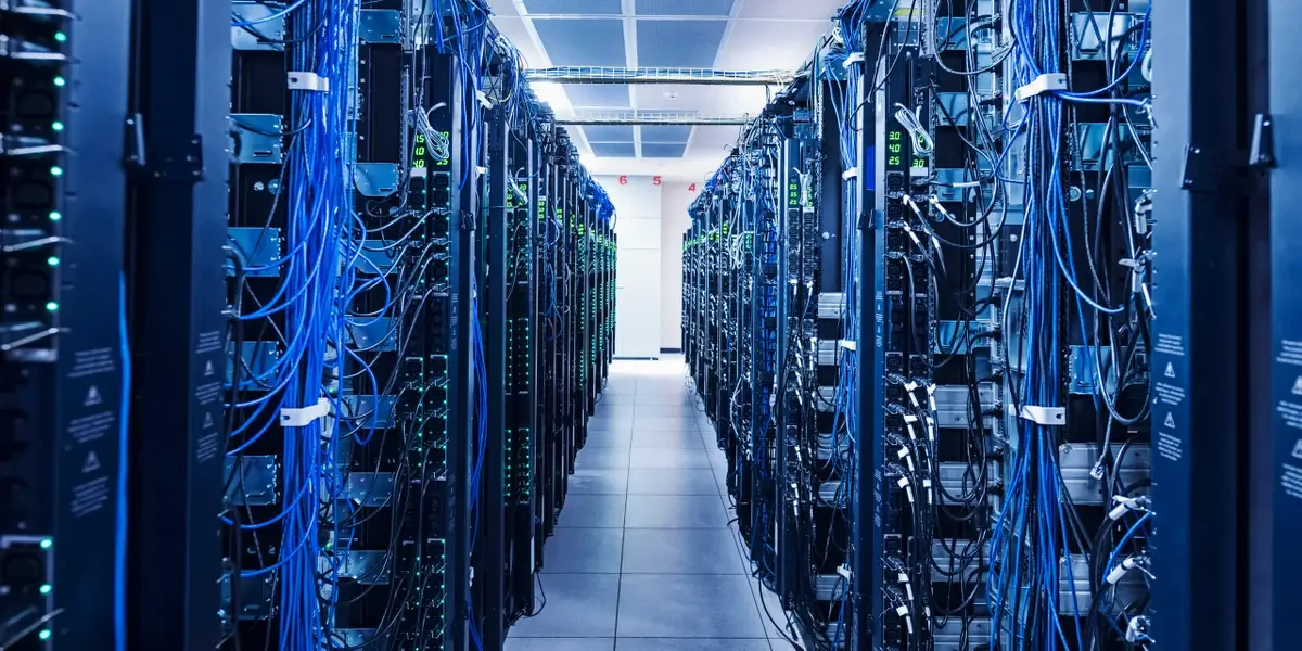 Фотоника на стероидах: 18 акций для ставки на скрытый тренд дата-центров