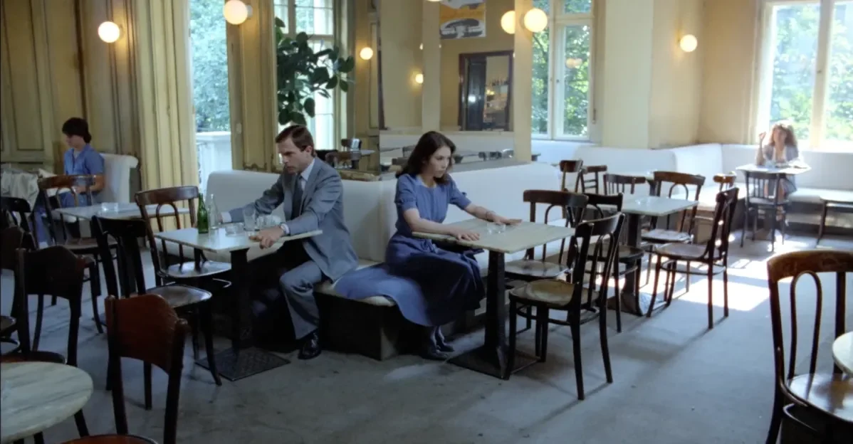 Исследователи зафиксировали снижение количества произносимых слов в общении между людьми