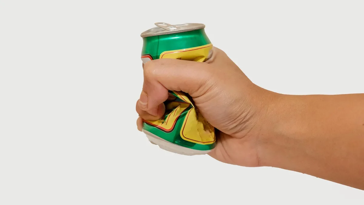 Почему не стоит мять алюминиевые банки: разбираем мифы о переработке металла