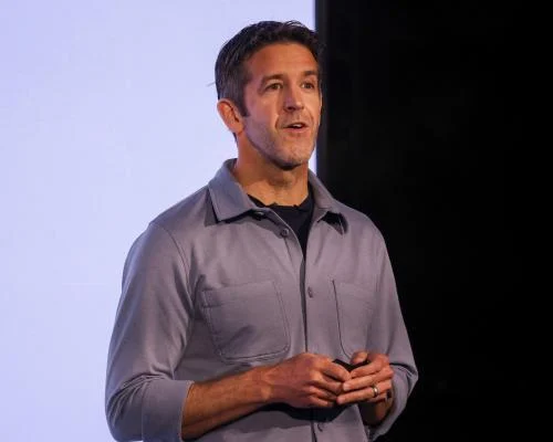 Apple назвала имя нового CEO: Джон Тернус сменит Тима Кука