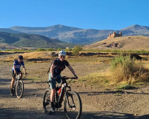 Гравийный велотур по Сьерра-Неваде: как новичок открыл для себя Андалусию с другой стороны